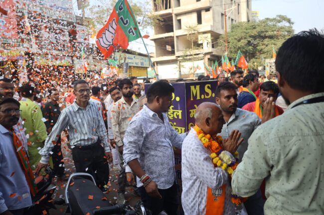 Betul BJP News : हेमंत ने गंज मार्केट में जनसंपर्क कर व्यापारियो से मांगा आशीर्वाद