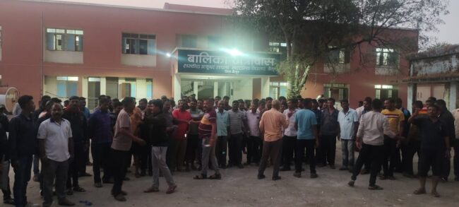 Betul News : मतदान खत्म होते ही सैंकड़ों होमगार्ड परेशान: बुखार से पीड़ित जवानों ने सुनाई अपनी व्यथा, न भोजन मिल रहा न ड्यूटी के दौरान मिलने वाली सुविधा