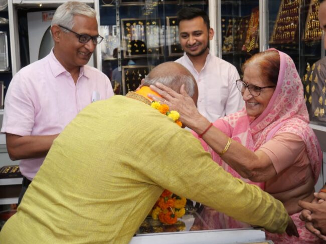 Betul BJP News : विशाल रैली के साथ हेमंत खण्डेलवाल ने कोठीबाजार क्षेत्र में किया जनसंपर्क
