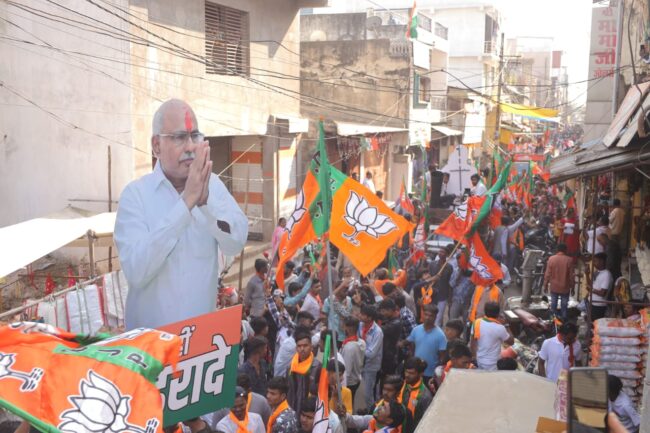 Betul BJP News : विशाल रैली के साथ हेमंत खण्डेलवाल ने कोठीबाजार क्षेत्र में किया जनसंपर्क