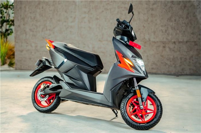 Simple Energy New Scooter : 151km की रेंज के साथ लॉन्च हुआ Electric Scooter ये है कीमत, जानें फीचर्स