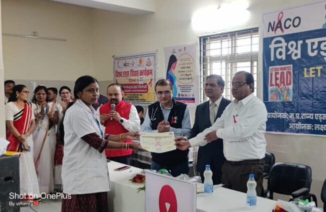 Betul News : विश्व एड्स दिवस पर छात्राओं ने रैली निकालकर जागरूकता का दिया संदेश