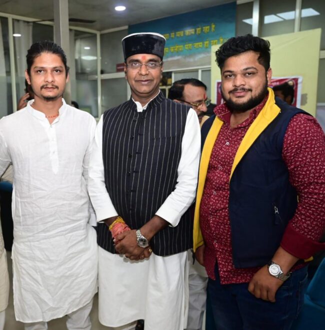 Betul Today News : कैबिनेट मंत्री विश्वास सारंग से मिले सूर्यवंशी ढोलेवार कुनबी समाज युवा संगठन के पदाधिकारी