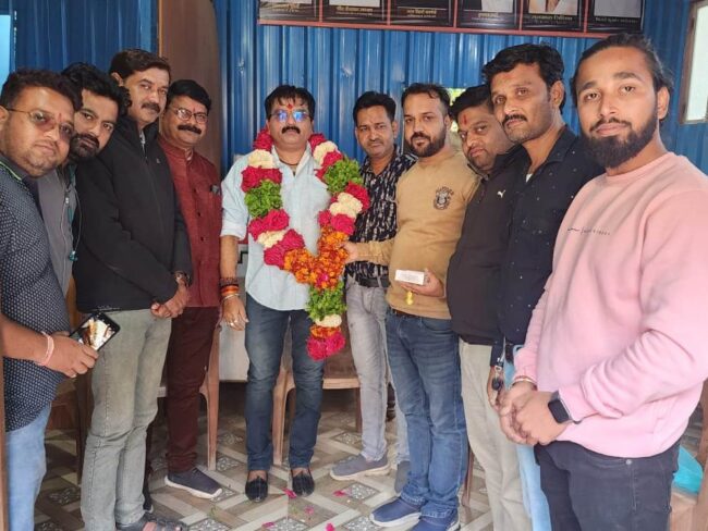 Betul News : जिले की पांचो विधानसभाओं में ऐतिहासिक जीत पर भाजपा जिलाध्यक्ष का किया अभिनंदन