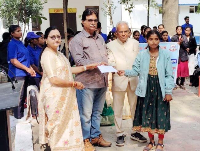 Betul Today News : माँ जयवंती छात्रवृत्ति विद्यार्थियों को वितरित की