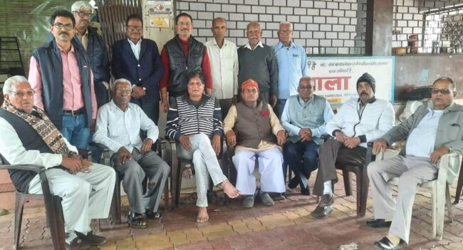 Betul Today News : भोजशाला में मनाया सेवानिवृत्त पटवारी का जन्मदिवस
