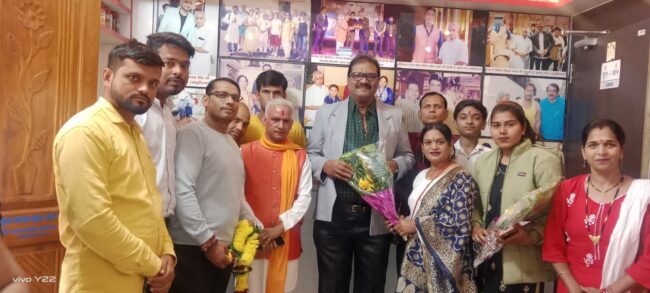 Chhindwara Today News : जन सेवा हिताय संगठन संगठन सुप्रसिद्ध तिरंगा फिल्म में अपना कमाल दिखाने वाले सुपरहिट अभिनेता दीपक शिर्के जी से एक मुलाकात टाटा हाउस