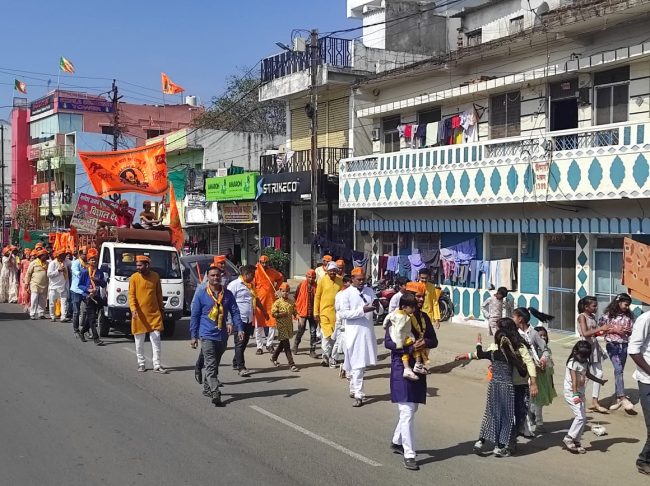 Chhindwara Today News : महागौरी मंदिर प्रांगण नोनिया करबल छिंदवाड़ा में स्थित हनुमान मंदिर से कलश यात्रा प्रारंभ होकर भायदे कॉलोनी विशु नगर से निकली