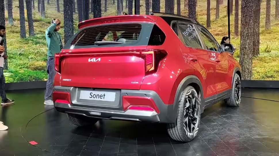 Kia Sonet Facelift : किआ ने भारत में लॉन्च की सिर्फ 7.99 लाख रुपए की ये दमदार कार, फीचर्स जान करेगा खरीदने का मन