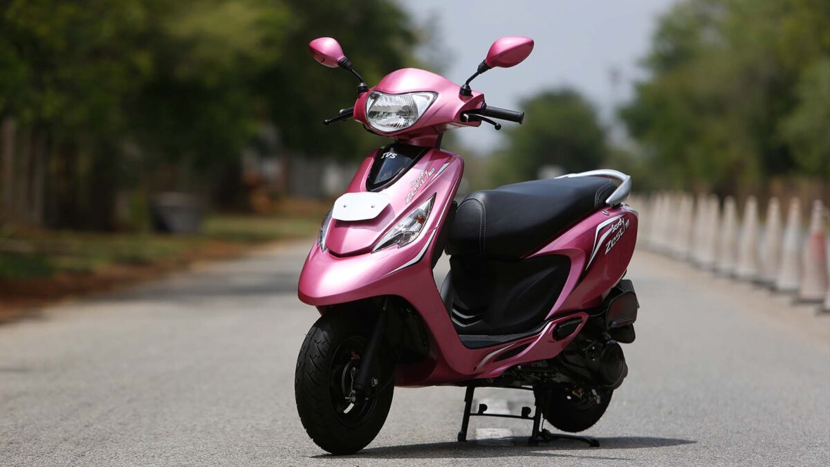 Electric Scooter : महिलाओं के लिए बेस्ट हैं ये 5 पावरफुल स्कूटर, फीचर्स जान करेंगा खरीदने का मन, जानें कीमत