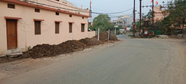 Betul News : सड़क किनारे सरकारी जमीन पर अतिक्रमण, बेखबर प्रशासन