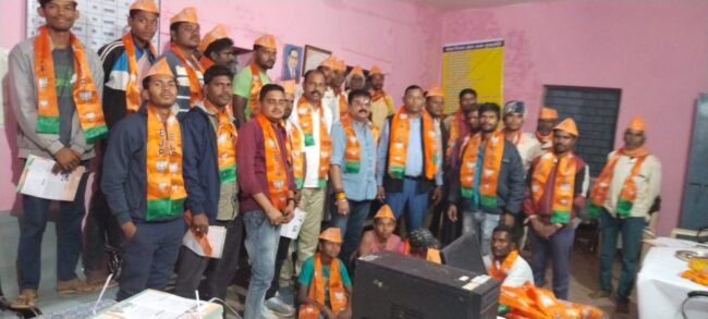 Betul Today News : एक दर्जन युवाओ ने कांग्रेस छोड भाजपा का थामा दामन