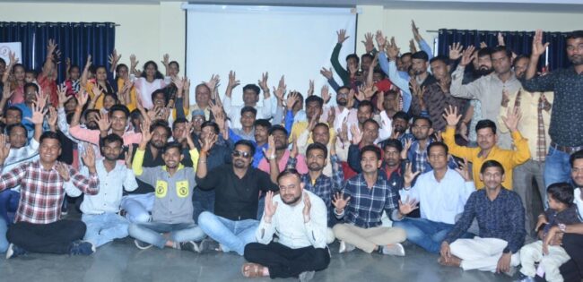 Betul Samachar : मुक बधिरों ने ईशारों में किया संवाद, ट्रांसलेटर की मदद से अधिकारियों ने जानी समस्याएं