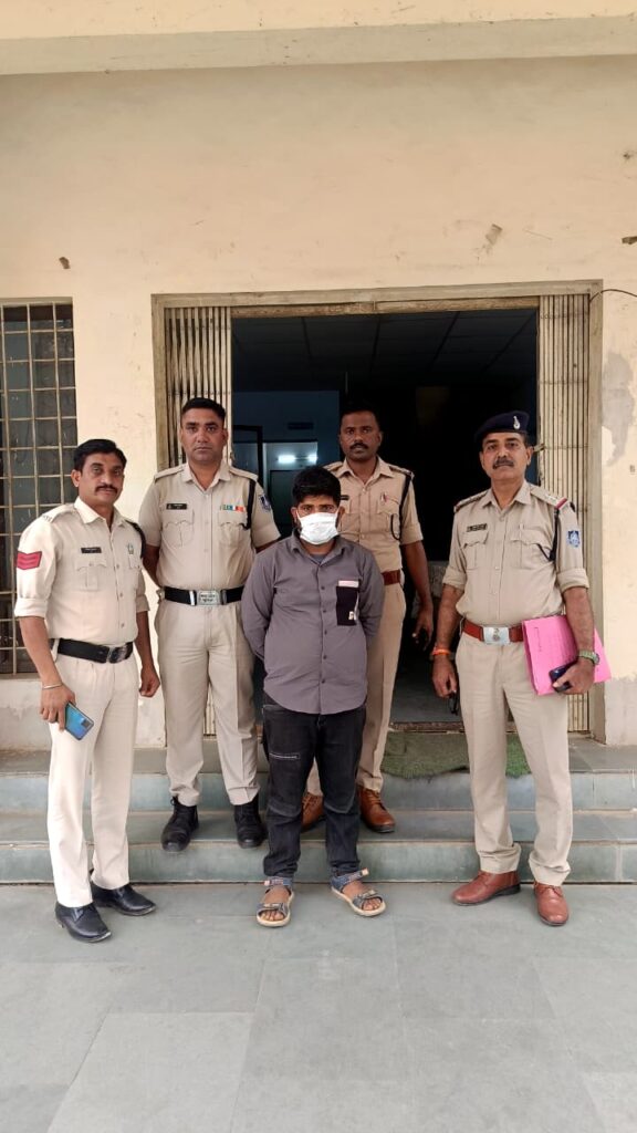 Betul Fake Doctor Arrested