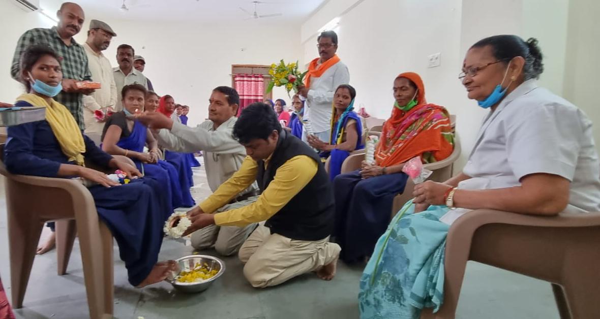 Betul News : स्वछता प्रहरियों का पैर पखारकर, साड़ियां भेंटकर किया सम्मान, मनाई सहस्त्रबाहु जयंती