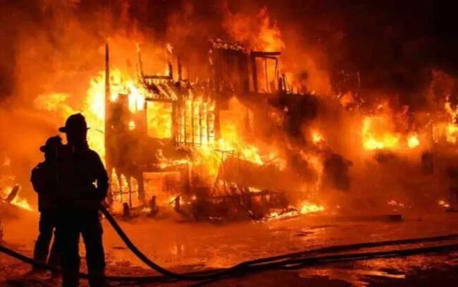 Betul News : मुलताई में भीषण आग, बैतूल आठनेर के साथ तीन दमकल बुझाने में जूटी