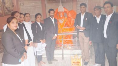 Betul Today News : जीत की खुशी में अधिवक्ता व भाजपा विधि प्रकोष्ठ ने कोर्ट परिसर में बांटी मिठाई