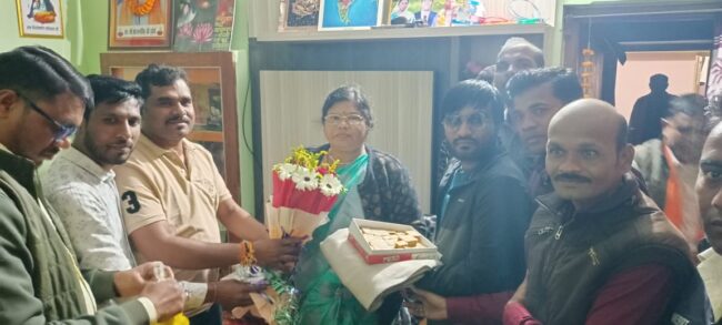Betul News : सहायक सचिव संगठन ने नवनिर्वाचित विधायक गंगा सज्जनसिंह उइके का किया स्वागत