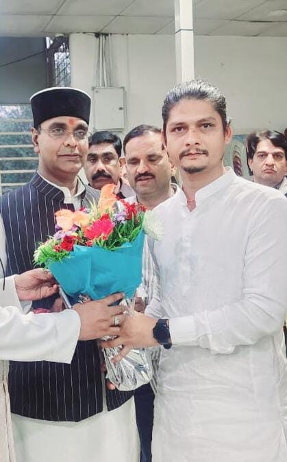 Betul Today News : कैबिनेट मंत्री विश्वास सारंग से मिले सूर्यवंशी ढोलेवार कुनबी समाज युवा संगठन के पदाधिकारी