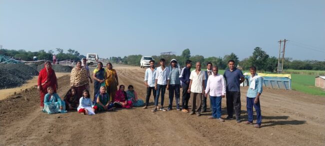 Betul Today News : सर्विस रोड नहीं बनने से परेशान ग्रामीणों ने एसडीएम को सौंपा ज्ञापन