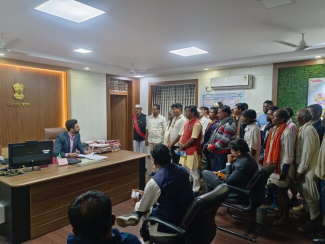 Betul Samachar : वन विभाग के खिलाफ आदिवासियों के देव स्थल को तोड़फोड़ करने के आरोप