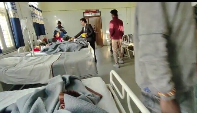 Betul Blood Donation News : दिवंगत लेखचंद यादव की पुण्यतिथि पर भाजपा विधि प्रकोष्ठ ने किया रक्तदान, मरीजों को वितरित किए फल