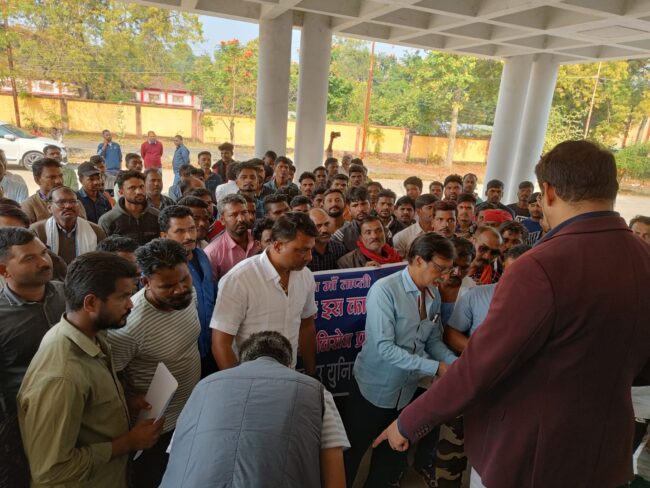 Betul News : हिट एंड रन कानून के विरोध में ड्राइवर यूनियन ने रैली निकाल कर किया प्रदर्शन