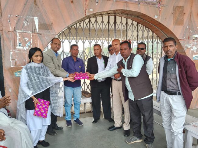 Chhindwara News : महिला सेवादल ने स्थापना दिवस पर आदिवासी वर्गों का किया सम्मान