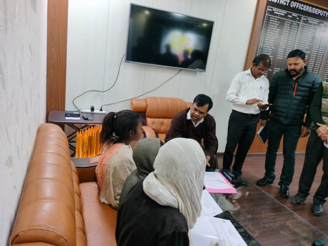 Betul Today News : अनाथ आदिवासी बच्चों को कलेक्टर श्री सूर्यवंशी ने दिया आसरा