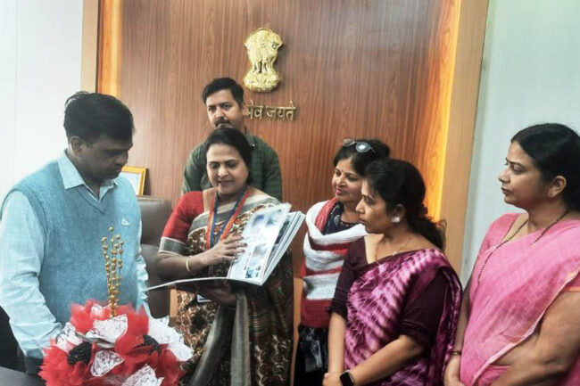 Betul Today News : कलेक्टर को ब्युरो के कार्यो से कराया अवगत