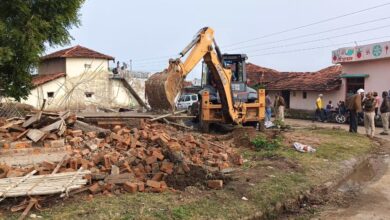 Betul Today News : मंदिर निर्माण के नाम पर किए गए अतिक्रमण को प्रशासन ने हटाया