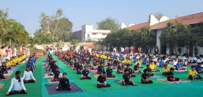 Betul Today News : अग्रसेन महाराज योग केन्द्र के 250 से अधिक विद्यार्थियों ने किया सामूहिक सूर्य नमस्कार