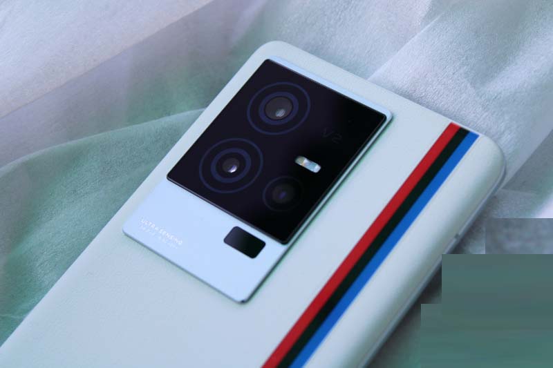 IQOO 11 5G : 12,000 के डिस्काउंट में खरीदें 24GB रैम वाला 5G फोन, साथ मिलेगा 3000 वाला इयरबड्स एकदम FREE