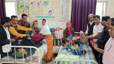 Betul Today News : जिला अस्पताल में जन्मे बच्चों को वितरित किए चांदी के लॉकेट 