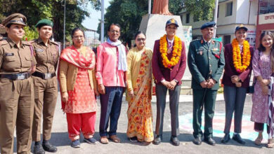 Betul News : एनसीसी बटालियन ने साक्षी एंव करीना को किया सम्मानित