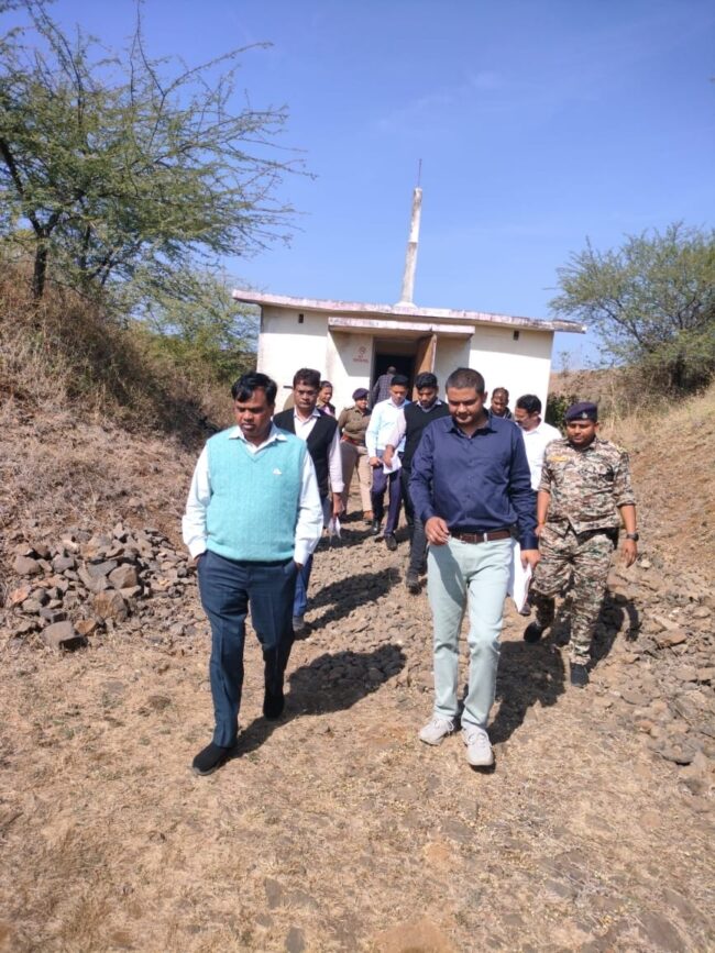 Betul News : हरदा जैसी हृदय विदारक घटना की पुनरावृत्ति रोकने कलेक्टर एवं एसपी ने की पटाखा गोदामों पर रेड