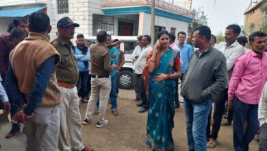 Mohkhed News : राजस्व अमले ने शासकीय भूमि से हटाया अतिक्रमण