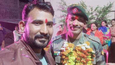 Mohkhed Today News : सेवानिवृत्त होकर लौटे सेना के जवान विनोद का जोरदार स्वागत