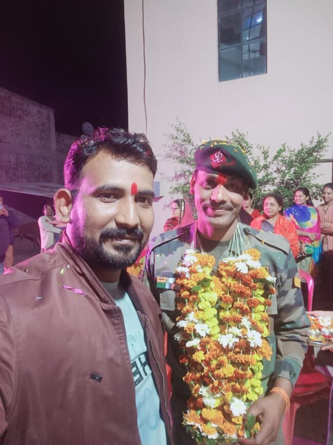 Mohkhed Today News : सेवानिवृत्त होकर लौटे सेना के जवान विनोद का जोरदार स्वागत