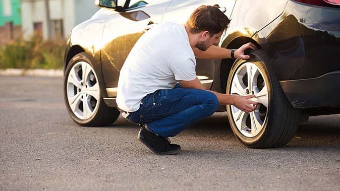 Car Mileage Tips : इन आसान टिप्स से बढ़ाए कार का माइलेज, पहले से ज्यादा दौड़ेगी आपकी गाड़ी