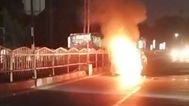 Indore Car burnt News: A moving car caught fire at Navlakha intersection, the driver saved his life by jumping